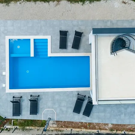 Nono Spinovci Villa Karojba