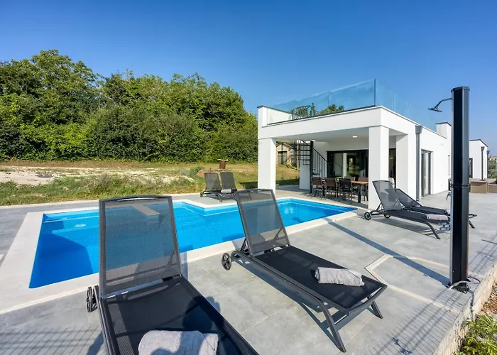 Nono Spinovci Villa *