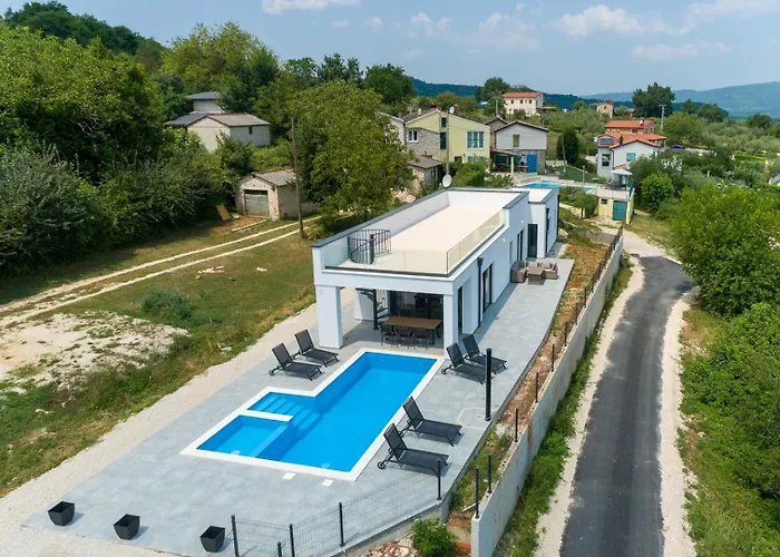 Nono Spinovci Karojba