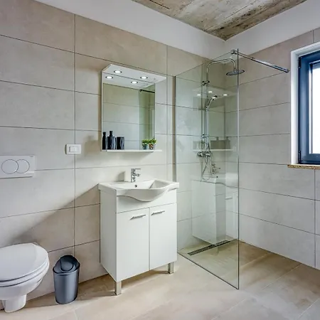 Nono Spinovci * Karojba