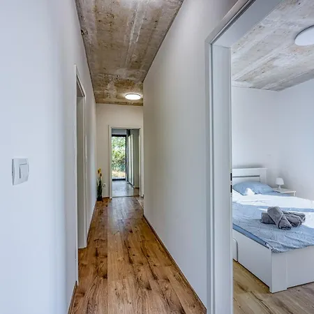 Vila Nono Spinovci *